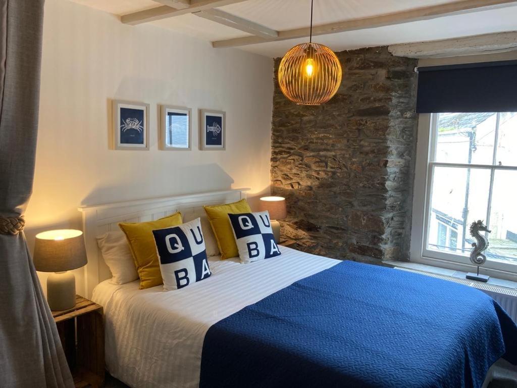 "Prospect House" - Two Private Apartments In This 17Th Century Cottage - Apartment 2 Has A Kids Cabin Bunk Room - Book Both Apartments For One Large House With Connecting Door In Lobby - Public Parking Outside Looe Exteriör bild